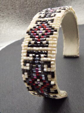 NATIVE AMERICAN NAVAJO RUG PATTERN DESIGN GLASS SEED BEAD BRACELET B1